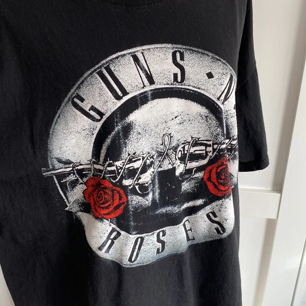 Guns n' Roses - Authentic Concert Tee, circa 2017 - Picture 5 of 9